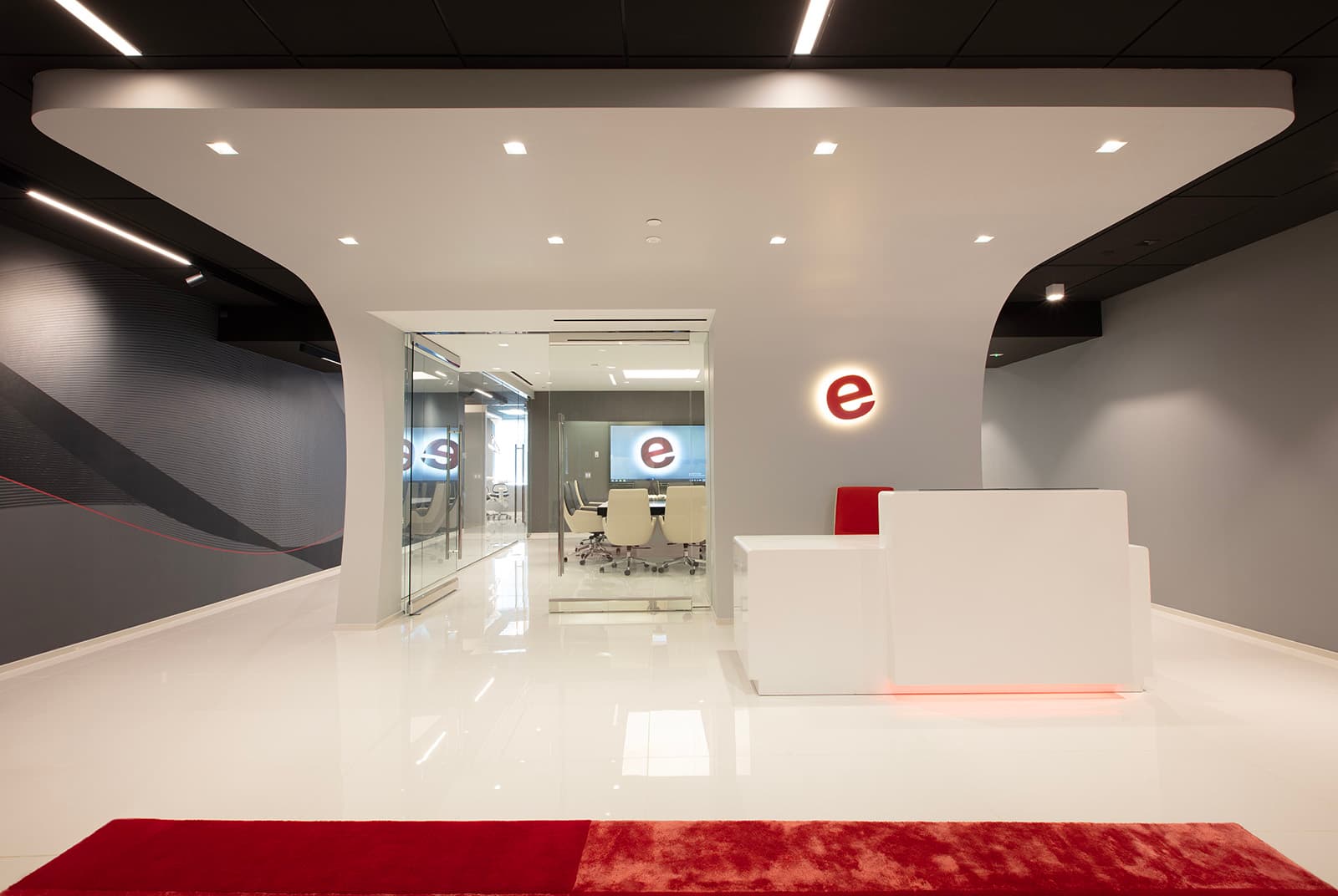 Modern dental treatment room at Esthetique Dentistry
