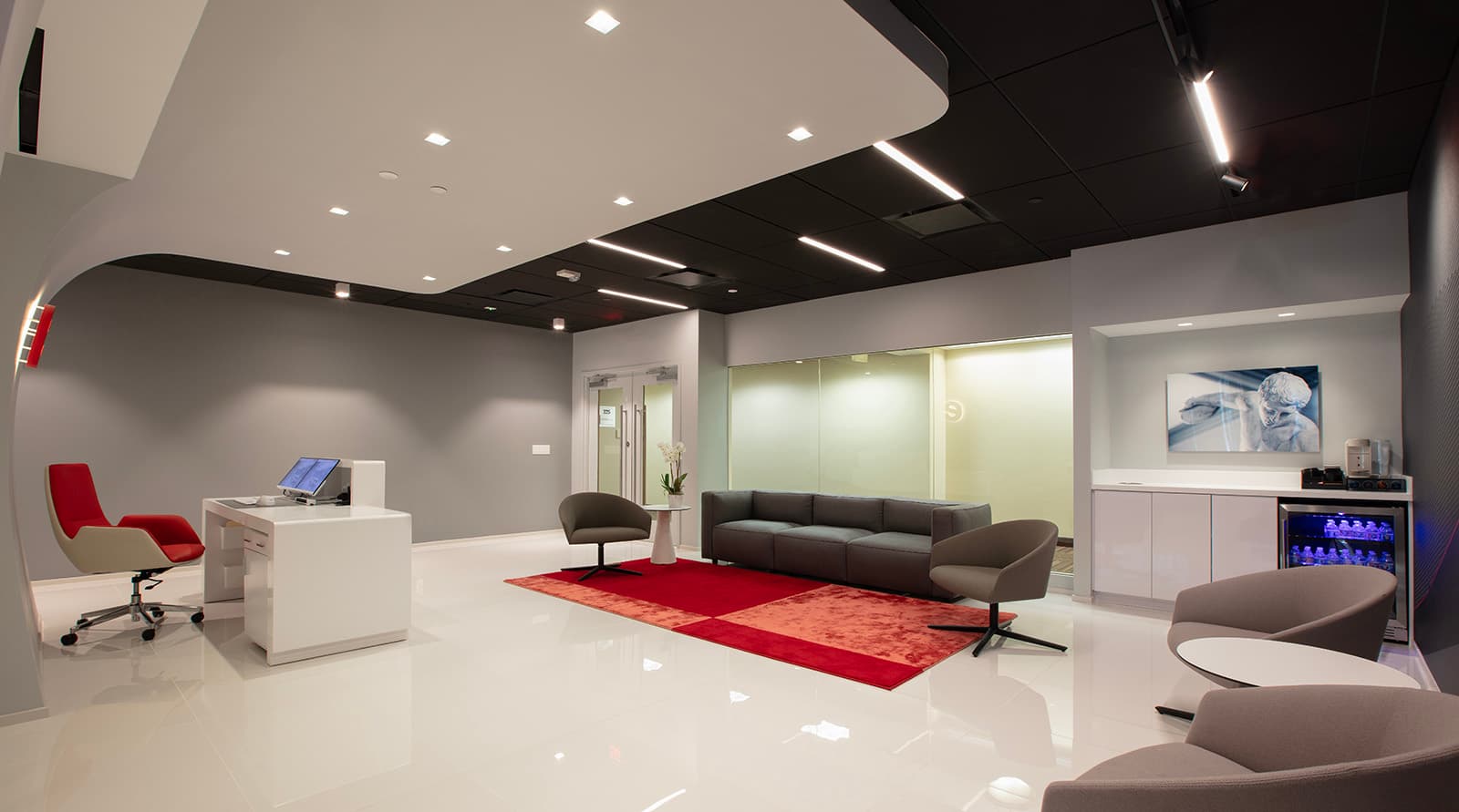 Dental center waiting area in Ashburn, VA